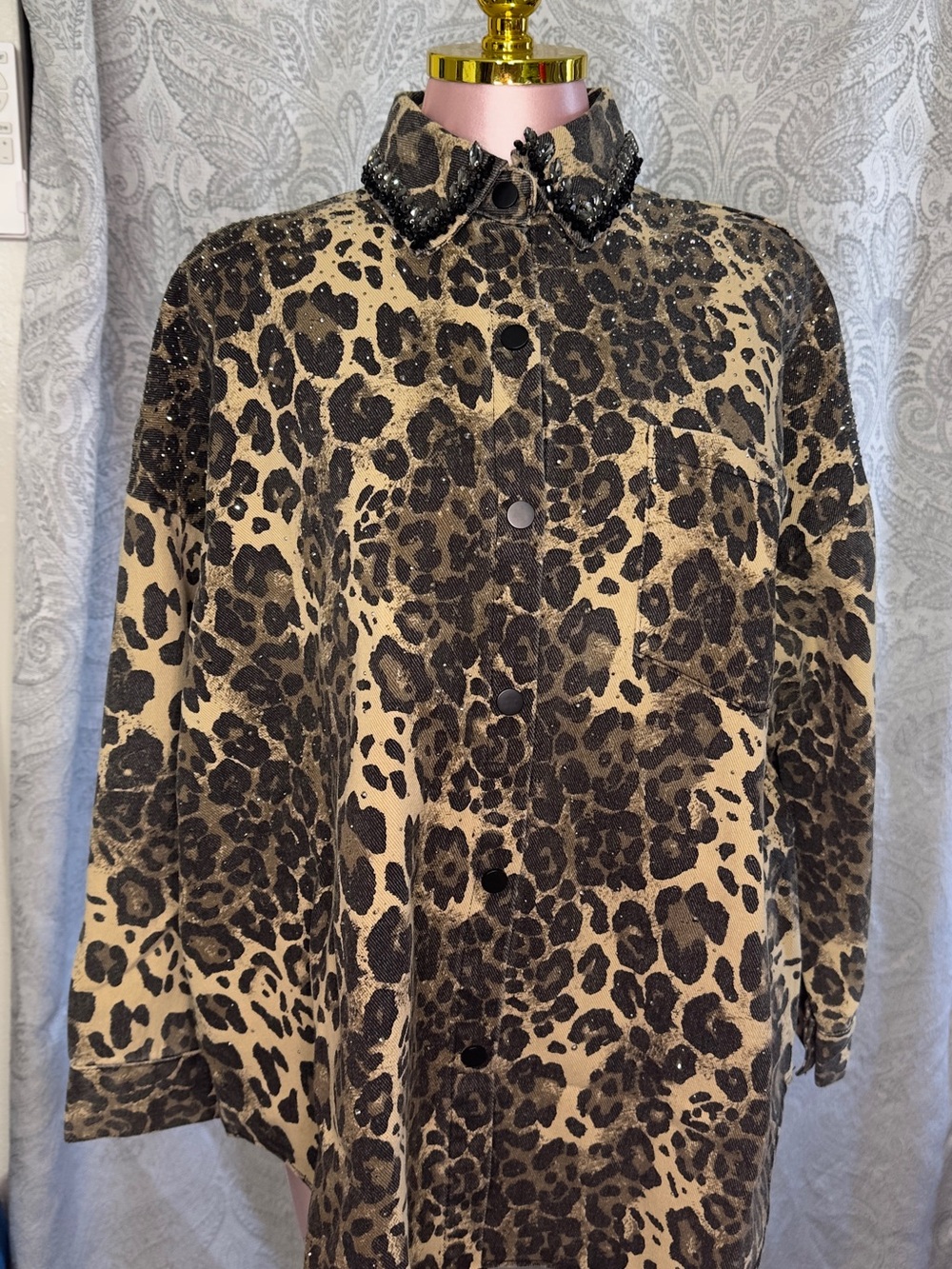 CE MORE Leopard Print Button-Up Shirt - Black & Cream